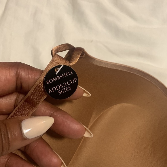 Brand New Victoria Secret Bra - Picture 3 of 4